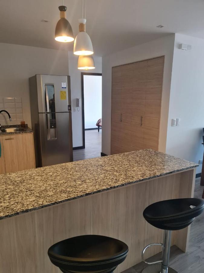 Hermoso Departamento, Centrico Y Tranquilo Кито Екстериор снимка